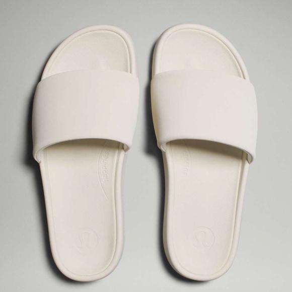 Lululemon Womens Restfeel Slides (US Size 8) in Light Ivory - Picture 4 of 9
